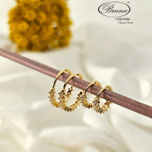 Brinco Argola com Zircônias